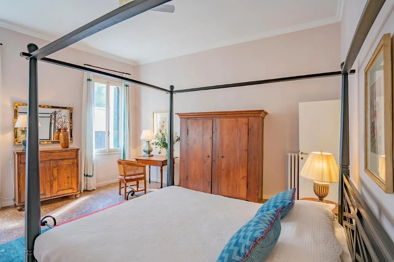 Ca' Grassi 2 Charming Balcony Apartman Velence 0*,