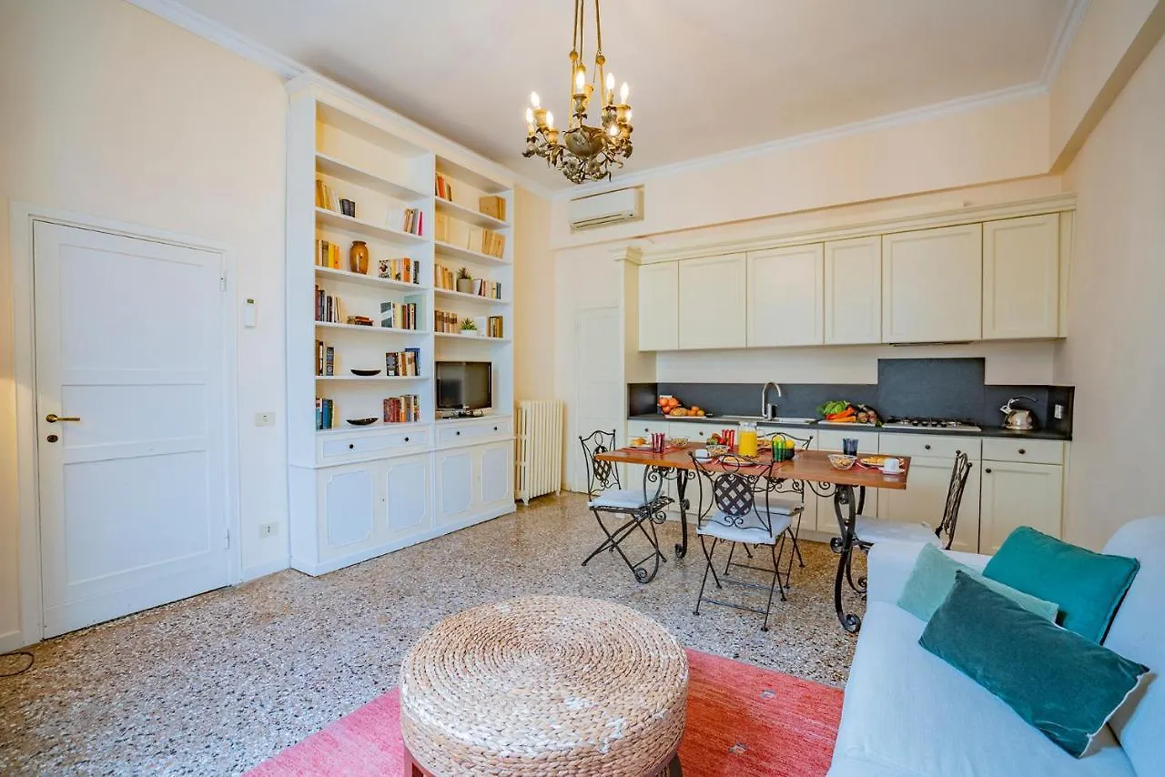 Ca' Grassi 2 Charming Balcony Apartman Velence Olaszország